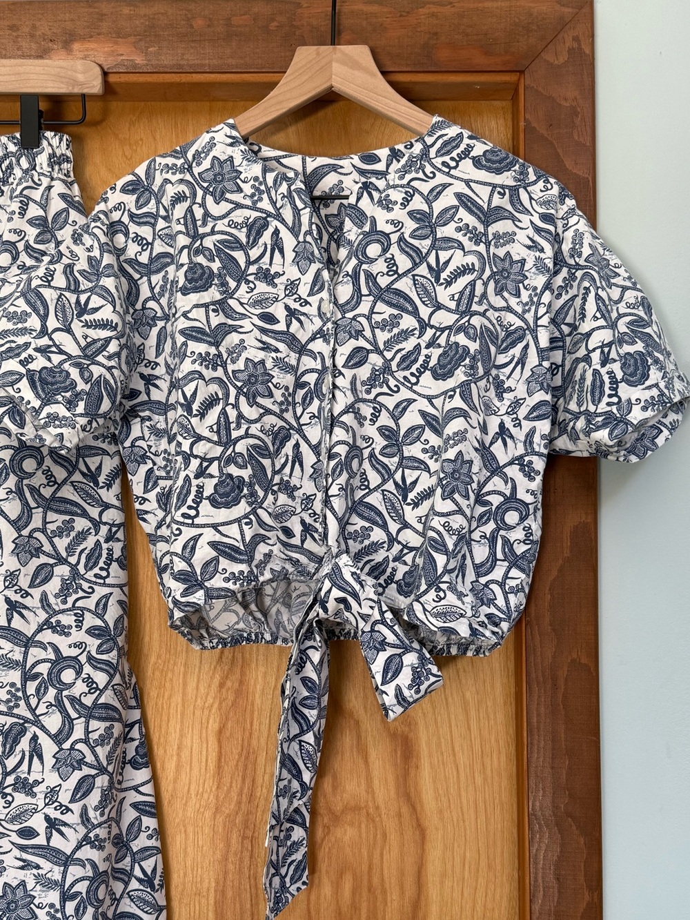 Small Blue & White Floral Button-Up Tie Front Top Coordinated Set Available - Picture 2 of 12